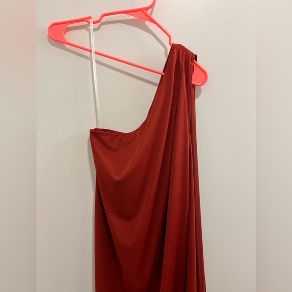 🍁Boston Proper Sangria One Shoulder Asymmetrical Dress - Picture 3 of 9